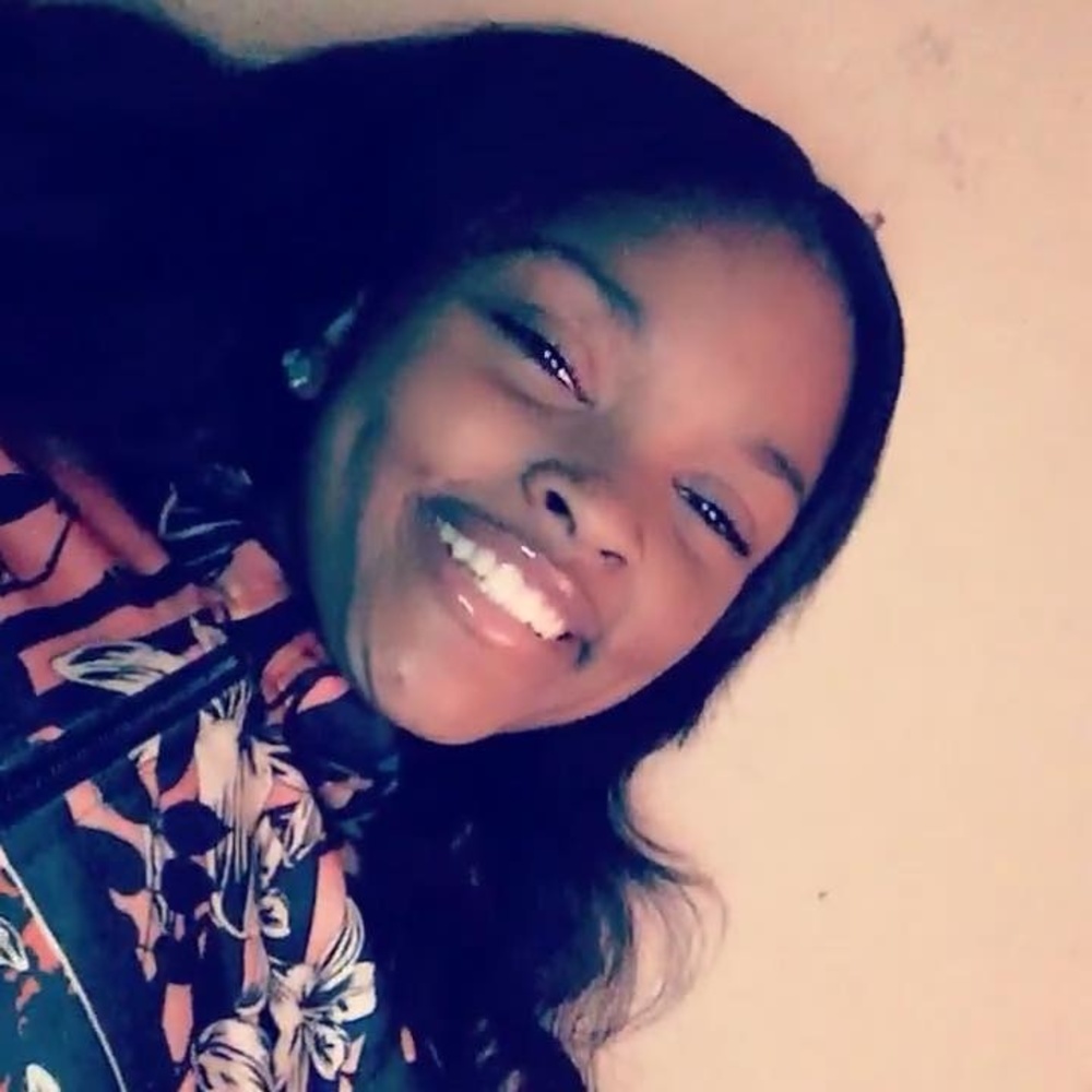 Meet your Posher, Nasia